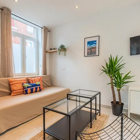 Maison 2 Avec Petite Cour, Proche Metro Dom wakacyjny *