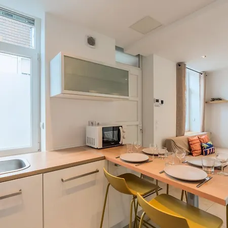 Maison 2 Avec Petite Cour, Proche Metro