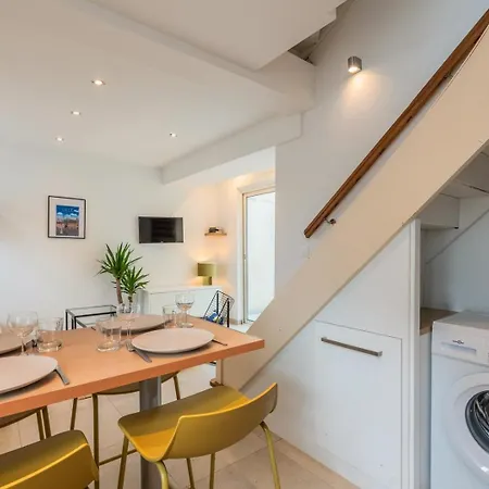 Maison 2 Avec Petite Cour, Proche Metro Dom wakacyjny *