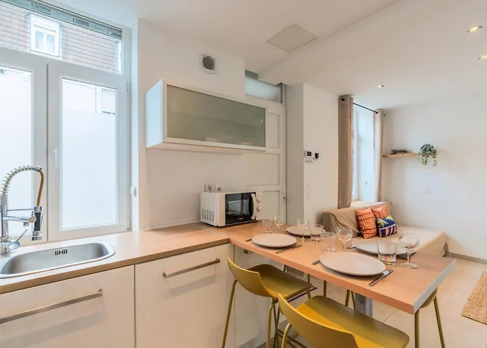 Maison 2 Avec Petite Cour, Proche Metro