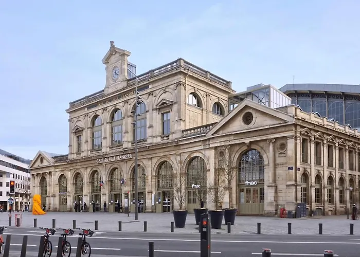 Maison 2 Avec Petite Cour, Proche Metro Lille