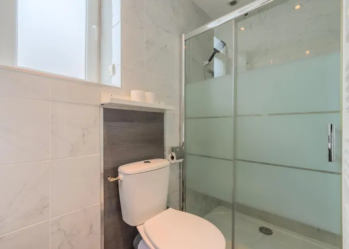 Maison 2 Avec Petite Cour, Proche Metro 3*